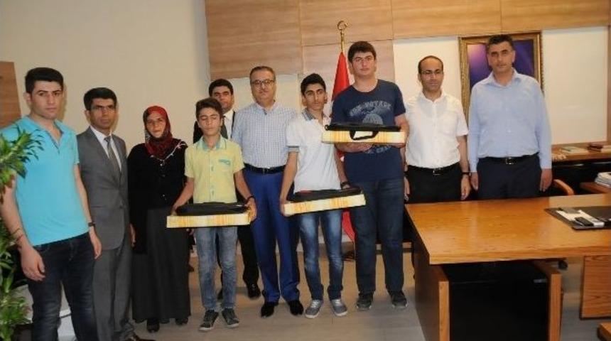 İdilli Başarılı &Ouml;ğrencilere &Ouml;d&uuml;l