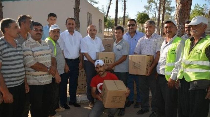 Kilis Belediyesi &Ccedil;alışanlarına Gıda Kolisi Dağıtıldı