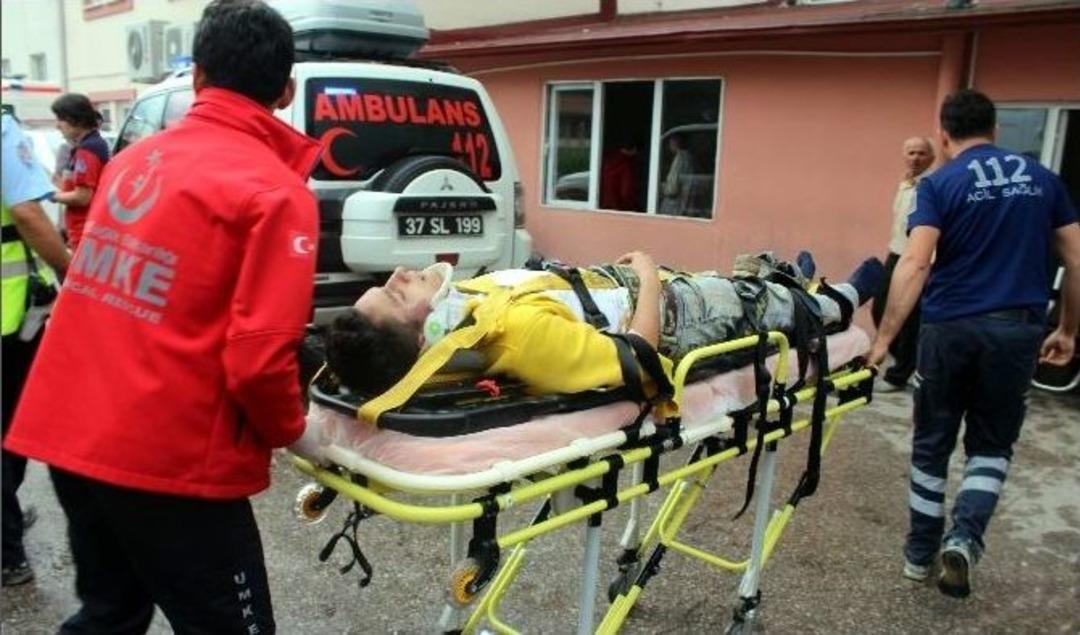 100 Metrelik U&ccedil;uruma Yuvarlanan Ara&ccedil;tan Sağ Kurtuldular