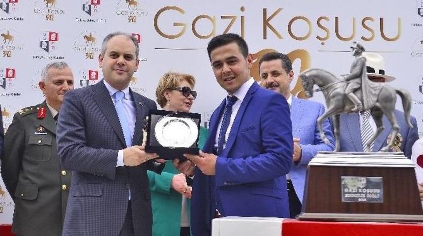 90. Gazi Koşusu’nda Zaferin Adı ‘‘graystorm’’ Oldu