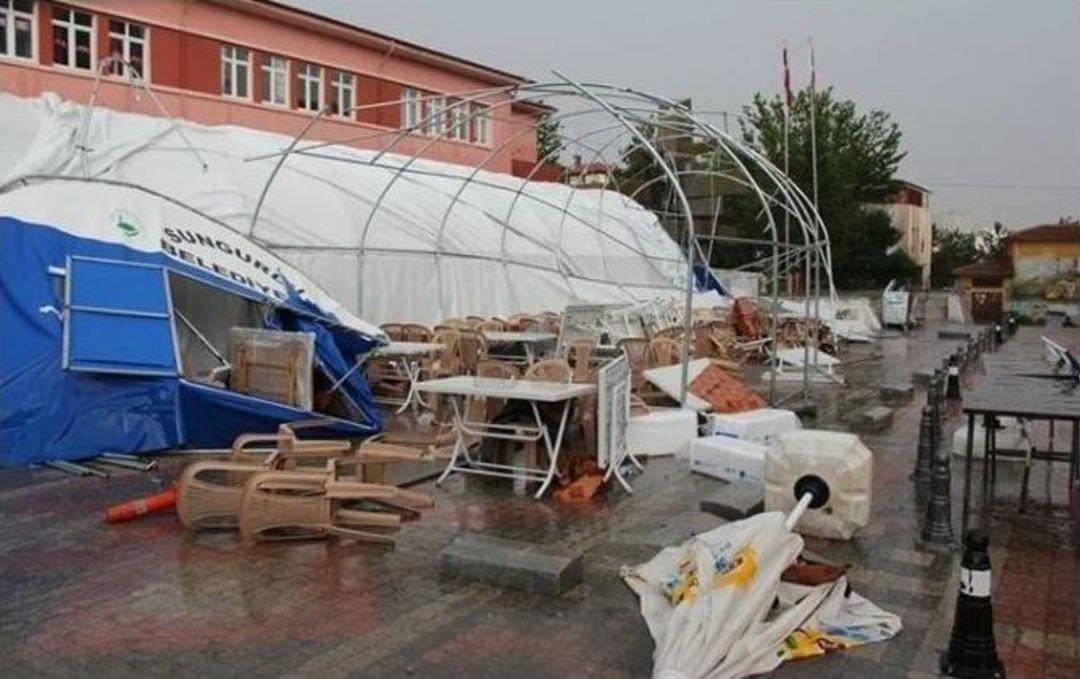 Sungurlu&rsquo;da Ev Ve İş Yerlerini Su Bastı