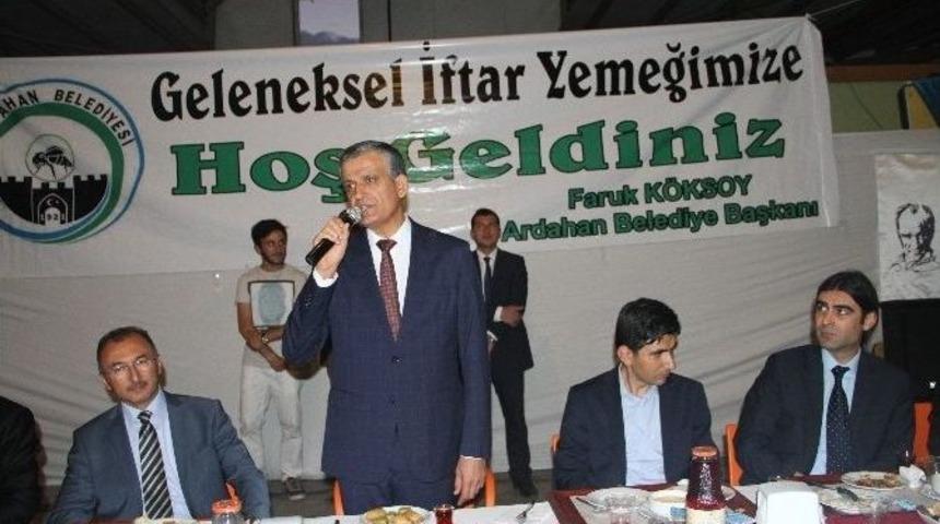 Ardahan Belediyesinden İftar Yemeği