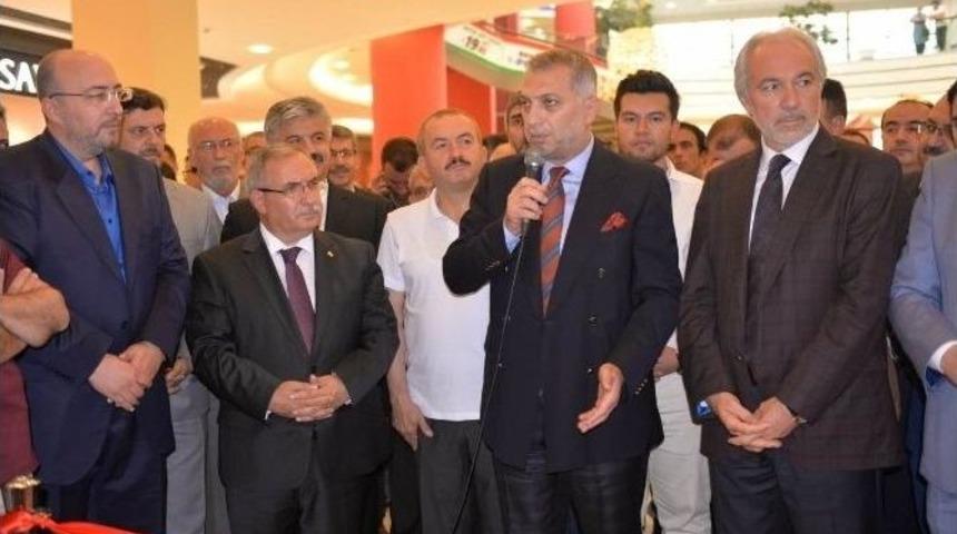 K&uuml;tahya&rsquo;da "metin K&uuml;l&uuml;nk&rsquo;le Avrupa&rsquo;nın Diğer 100&rsquo;&uuml;" Sergisi