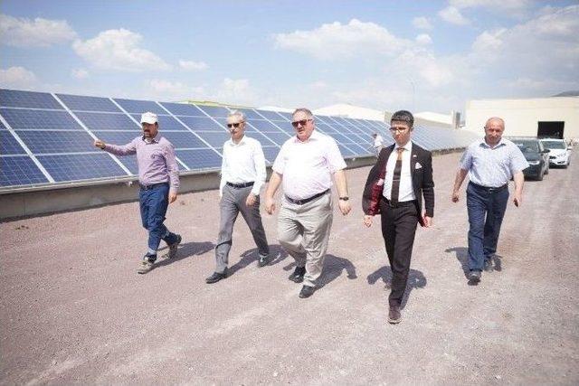 Osb Yönetim Kurulu Başkanı Tahir Nursaçan Güneş Tarlalarını Ziyaret Etti