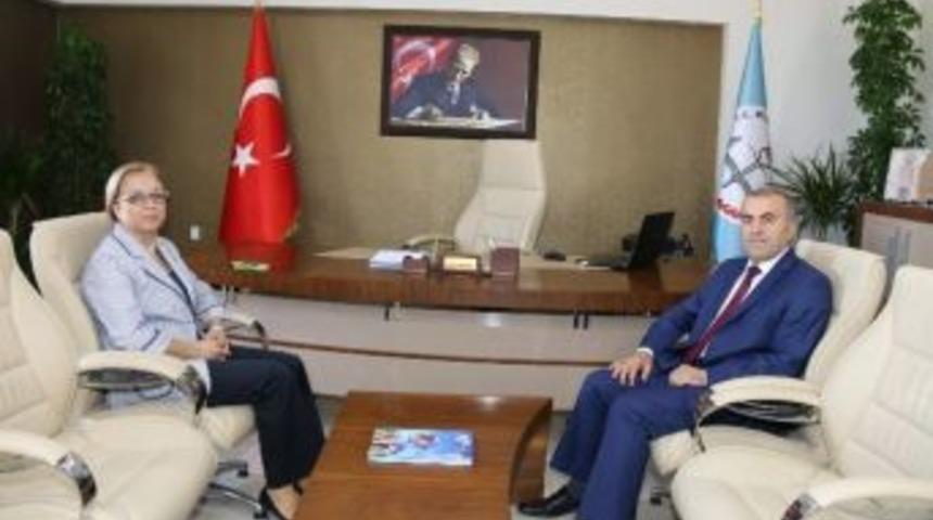 Rekt&ouml;r Kılı&ccedil;&rsquo;tan, İl Milli Eğitim M&uuml;d&uuml;r&uuml; Murat Demir&rsquo;e İade-i Ziyaret