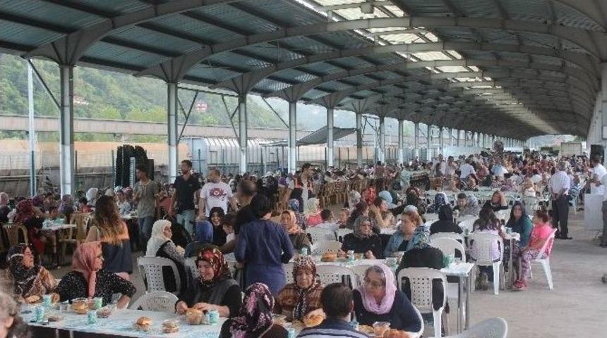&Ccedil;atalağzı Belediyesi Belde Halkına İftar Verdi
