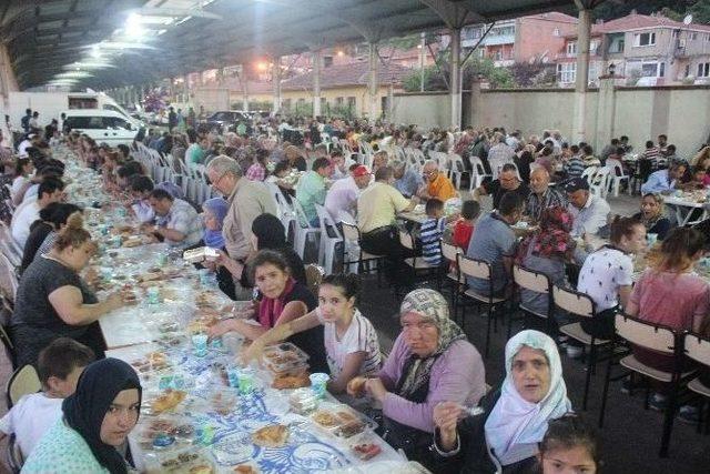 Çatalağzı Belediyesi Belde Halkına İftar Verdi