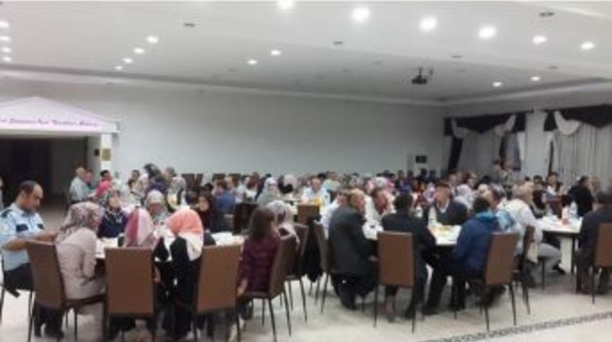 M&uuml;ft&uuml;l&uuml;ğ&uuml;n G&ouml;n&uuml;l Sofrasına Bin İkiy&uuml;z Kişi Konuk Oldu