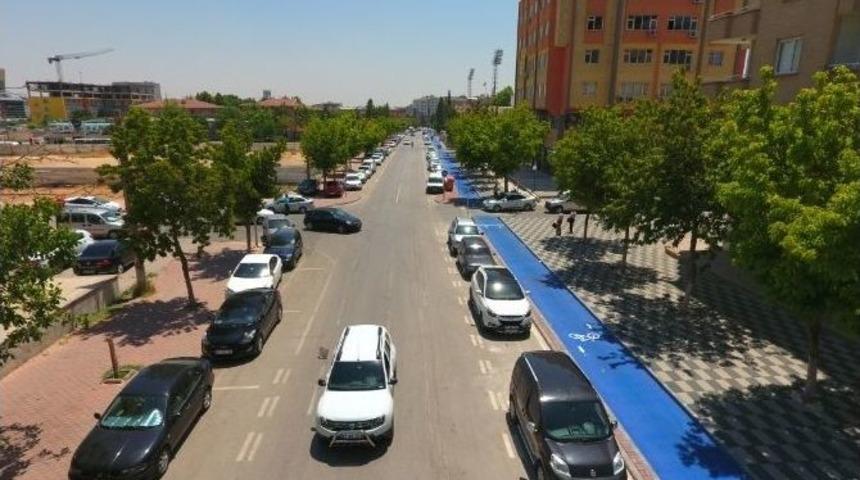 B&uuml;y&uuml;kşehir Kent Merkezine 54 Kilometre Bisiklet Yolu Yapıyor