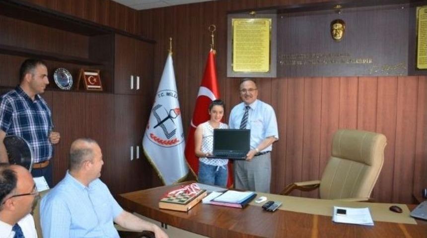 "&ouml;ğrenciler Ab&rsquo;yi &Ouml;ğreniyor&rdquo; Projesi &Ouml;d&uuml;l T&ouml;reni Yapıldı
