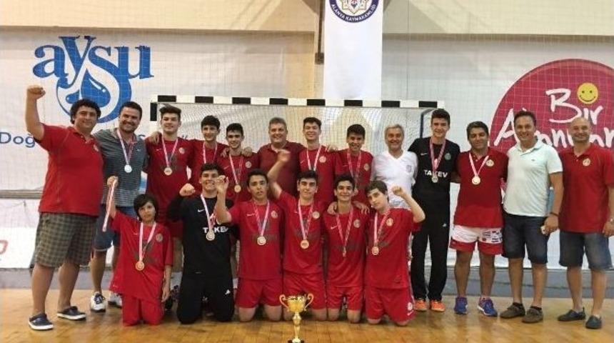 Karşıyakalı Hentbolcular T&uuml;rkiye Şampiyonu