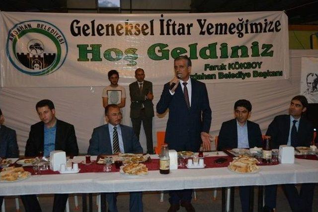 Ardahan Belediyesinden İftar Yemeği