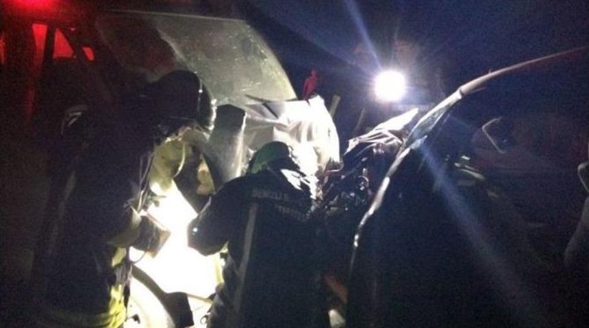 Denizli&rsquo;de Trafik Kazası: 1 &Ouml;l&uuml;, 2 Yaralı