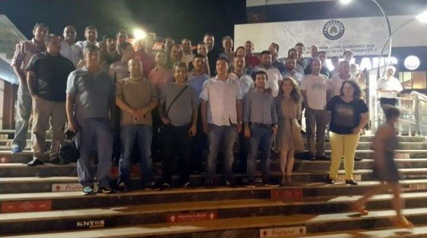 Ahmet Yesevi &Uuml;niversitesi Mezunları, İstanbul&rsquo;da İftarda Bir Araya Geldi