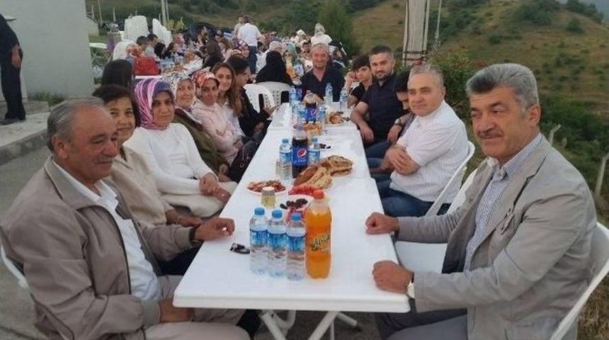Başkan Yiğit Eski Başkanlar Ve Personelle İftar Yaptı