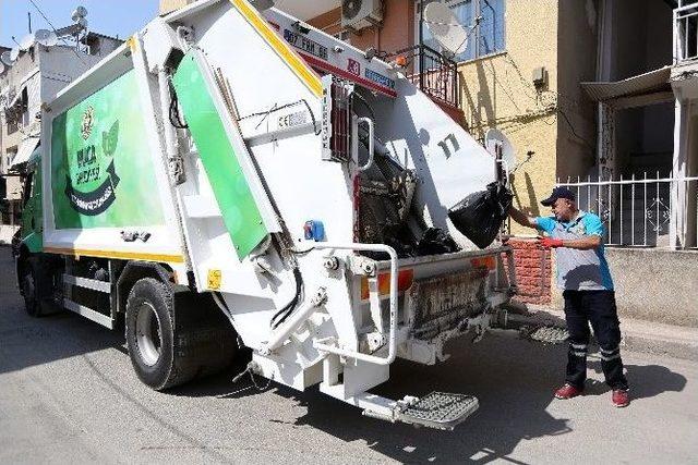 Buca’da Çöpler Poşete