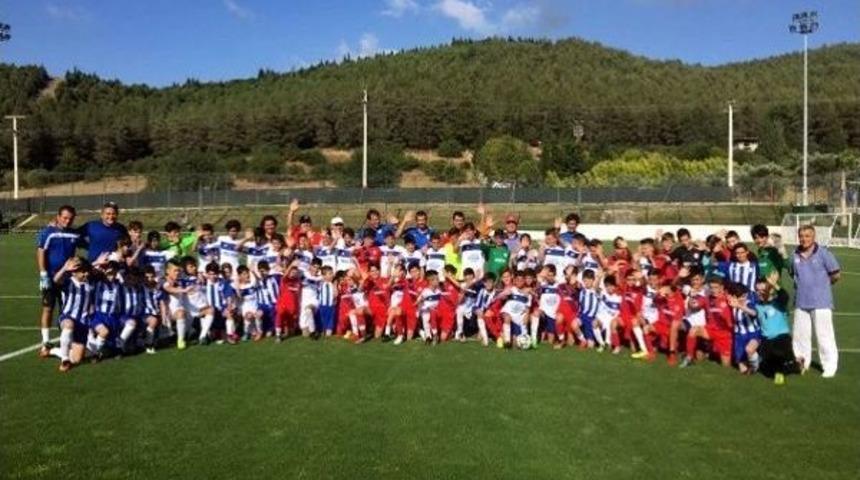 Yıldızspor, Avrupa Ekibiyle D&ouml;rtl&uuml; Turnuvaya Katıldı