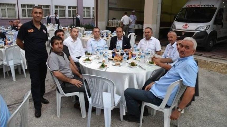 Yangın Savaşçıları Hep Birlikte İftar Yaptı