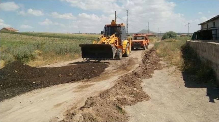 Kaymaklı&rsquo;da Kasaba İ&ccedil;i Yollar Yapılıyor