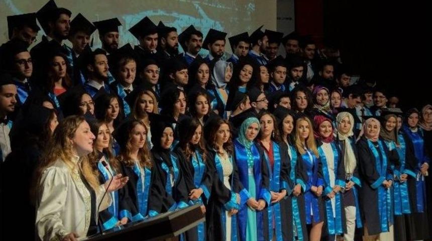 Tıp Fak&uuml;ltesinde Mezuniyet Heyecanı