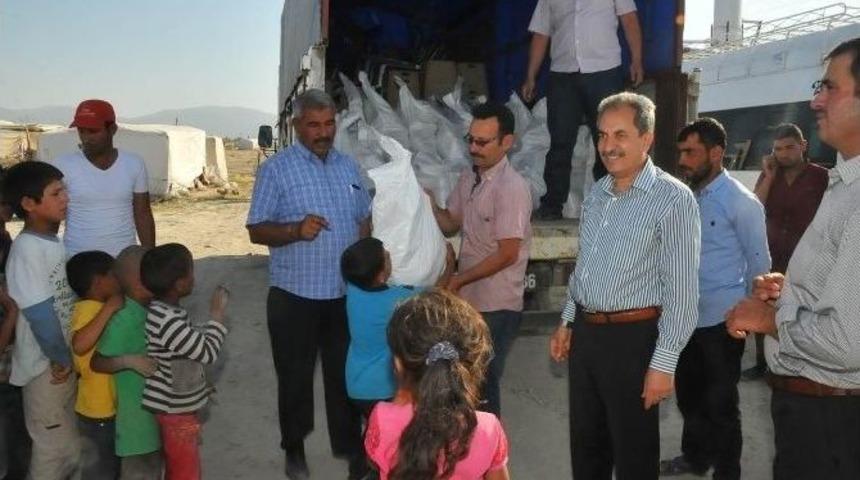 Akşehir Belediyesi&rsquo;nden Ge&ccedil;ici Tarım İş&ccedil;ilerine Erzak Yardımı