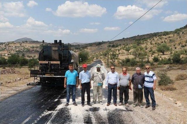 Büyükşehir Yuntdağı’nda Yolları Asfaltlıyor