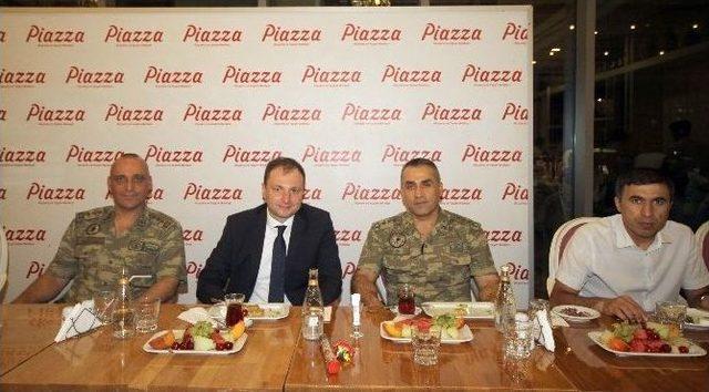 Piazza, Protokol &Uuml;yeleri İle Basını İftarda Buluşturdu 1