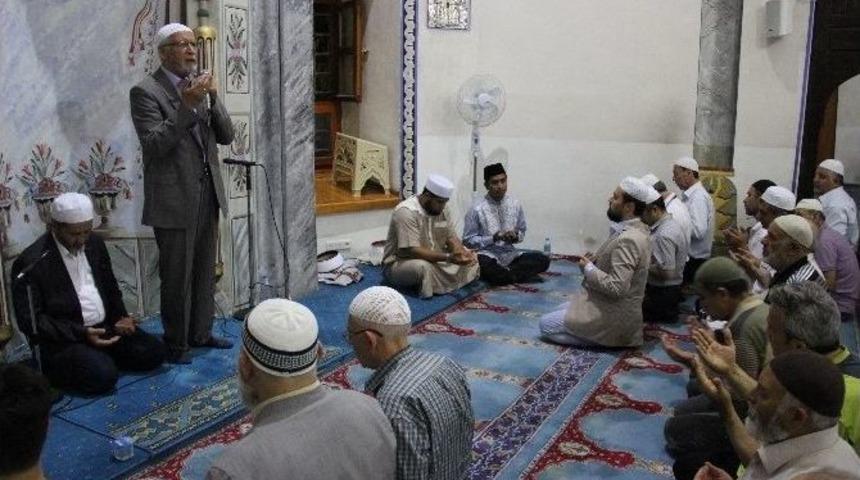 K&uuml;tahya&rsquo;da D&uuml;nya Hafızlarından Kur&rsquo;an-ı Kerim Ziyafeti