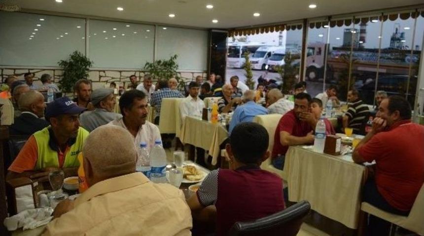 Başkan Toltar, Temizlik İş&ccedil;ileriyle İftar A&ccedil;tı