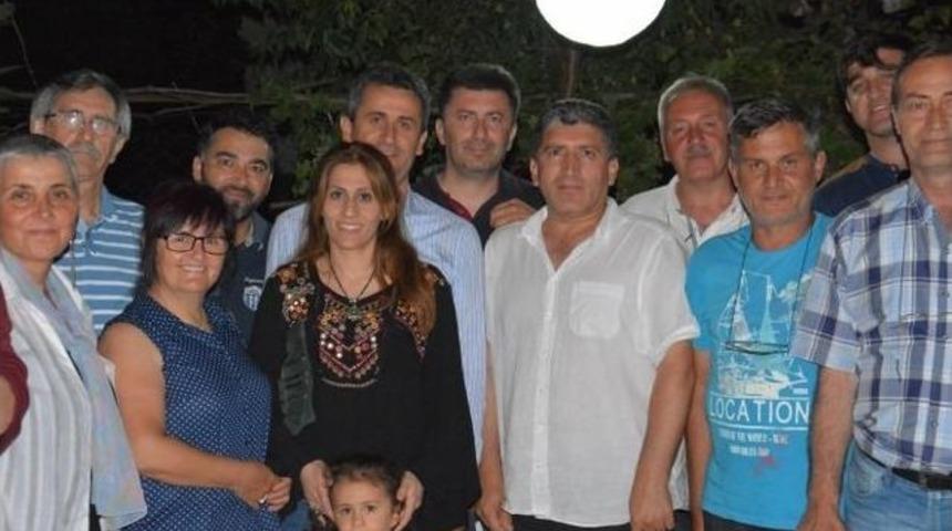 Yukarı Mahalle Kadınları Ak&ccedil;akoca Basınına İftar Verdi