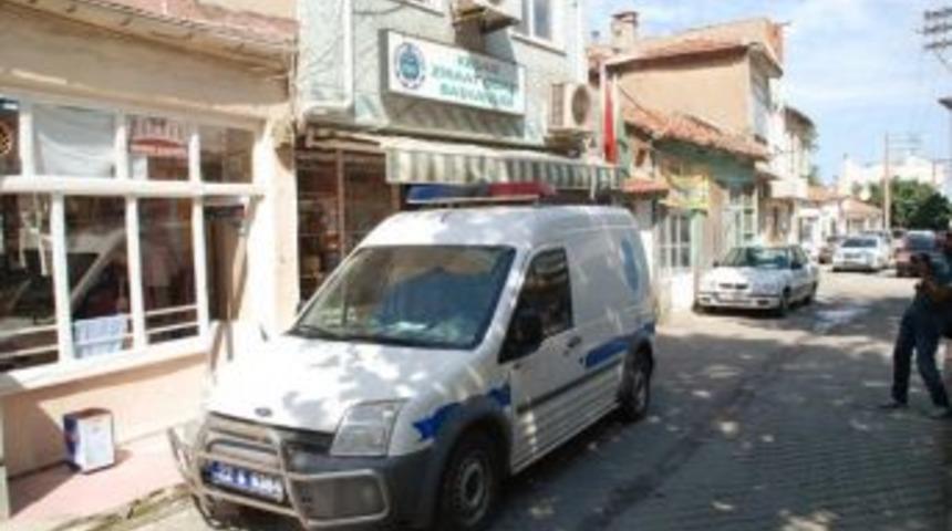 Aldıkları Yetmedi, G&uuml;venlik Kamerasının Hard Diskini De &Ccedil;aldılar