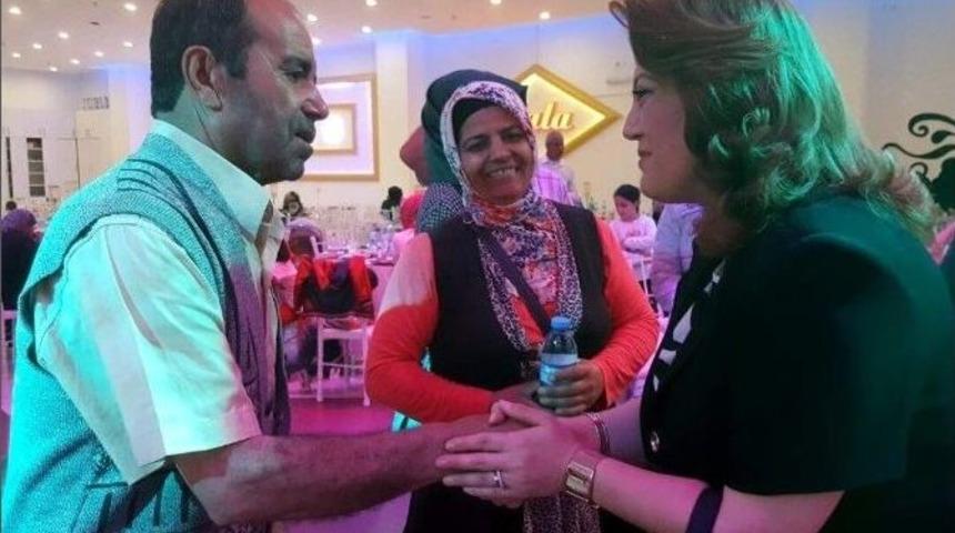 Ak Partili Kadınlar İftarını Kardeş Olarak Belirledikleri Ailelerle Yapıyor