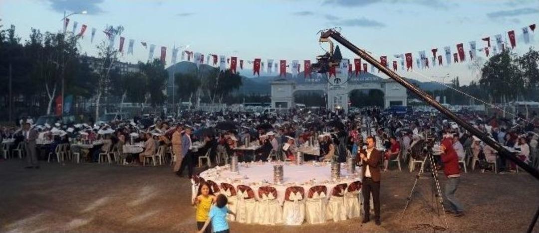 Başkan Sekmen Personeliyle İftarda Buluştu