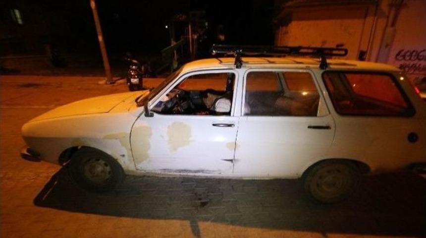 Direksiyon Başında Sızan S&uuml;r&uuml;c&uuml; Hastaneye Kaldırıldı