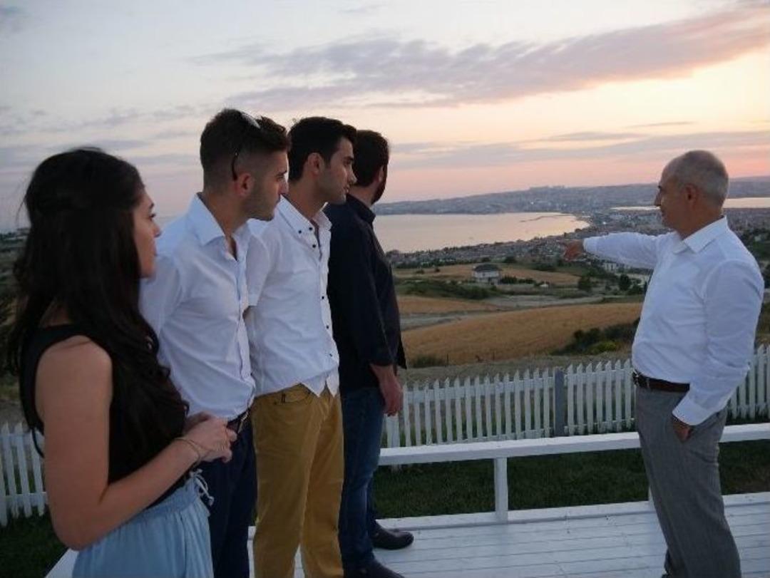 Başkan Hasan Akg&uuml;n, B&uuml;y&uuml;k&ccedil;ekmece&rsquo;nin Gen&ccedil;leriyle Buluştu