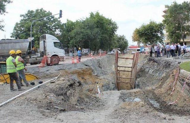 Teski Genel Müdür Yardımcısı Ünal, Sahil Kolektör Hattı İmalatını Yerinde İnceledi