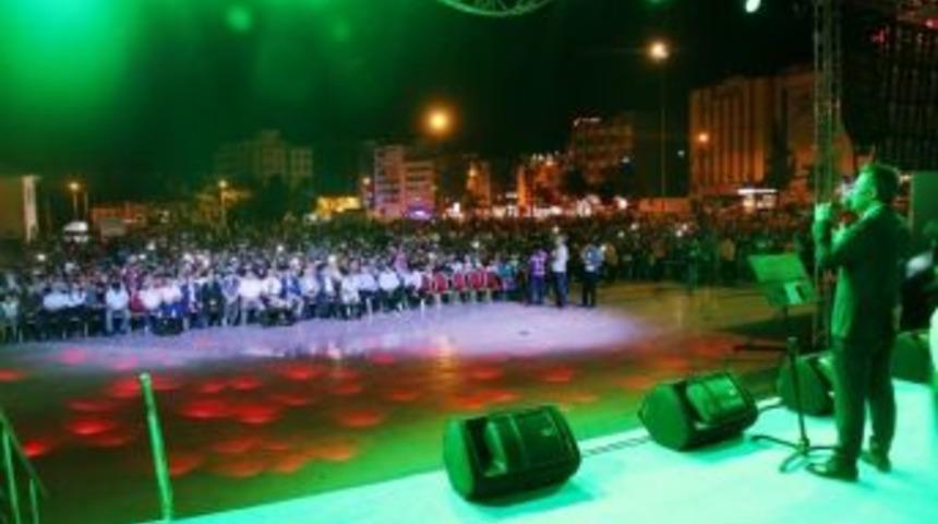 &Ouml;n&uuml;l İlahileriyle Şanlıurfalıları Mest Etti