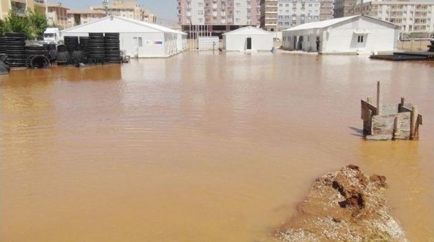 Kızıltepe&rsquo;de Beyazsu Boru Hattı Patladı