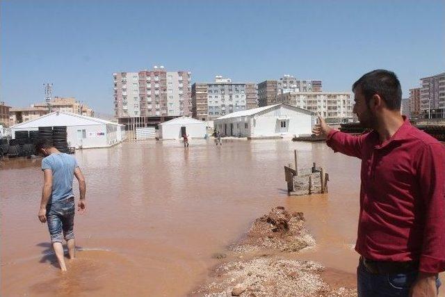 Kızıltepe’de Beyazsu Boru Hattı Patladı