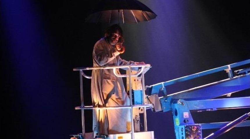 Erdal Beşik&ccedil;ioğlu&rsquo;ndan Mersin&rsquo;de Tek Kişilik G&ouml;steri