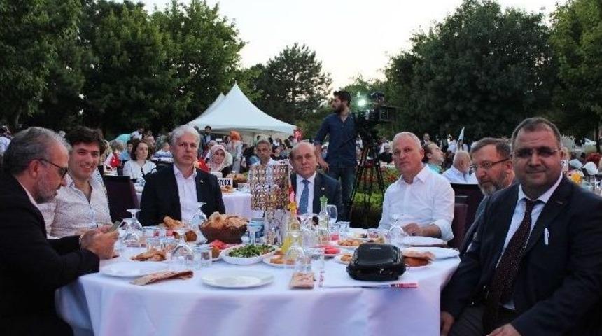 Afrika&rsquo;nın Dostları İftarda Bir Araya Geldi