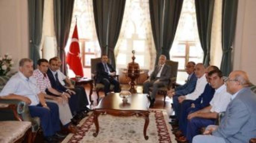 Kilis Yolcu Ve Y&uuml;k Taşımacıları Derneği Y&ouml;neticileri Valiliği Ziyaret Etti