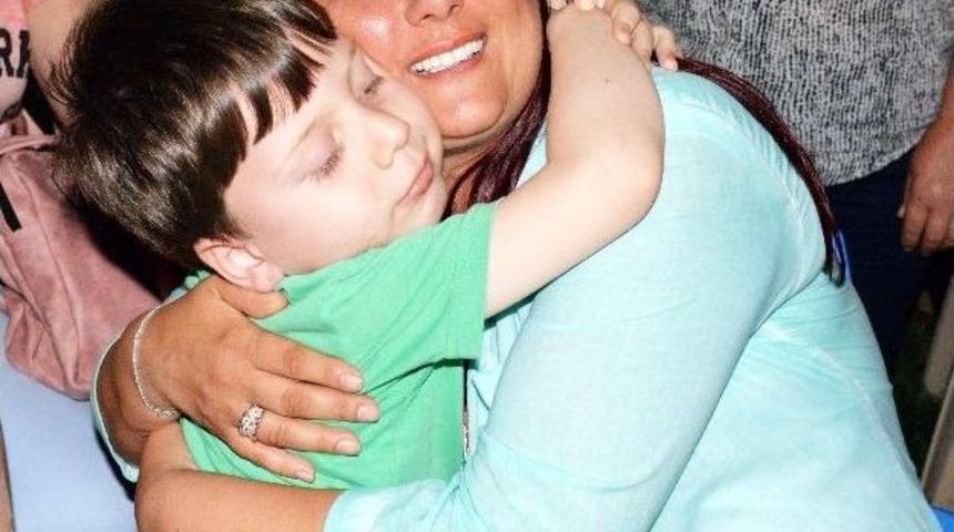 Başkan &Ccedil;er&ccedil;ioğlu, Menderes&rsquo;in Mahallesinde İftara Konuk Oldu