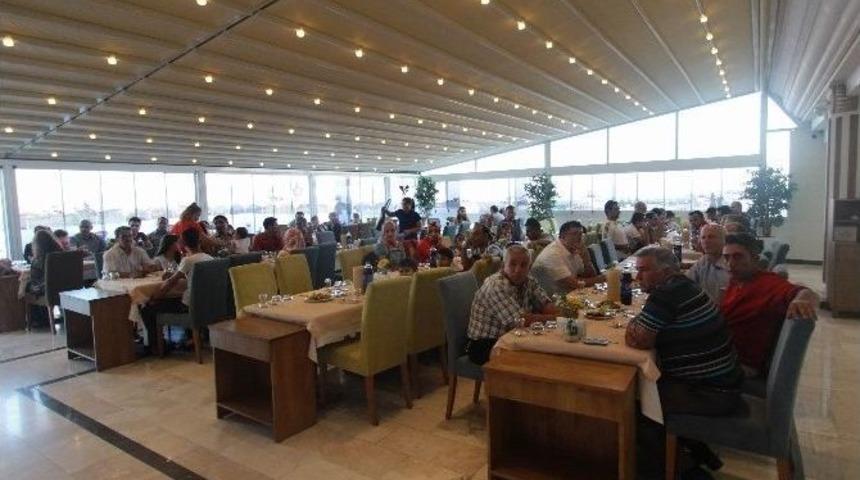 Gen&ccedil;lik Ve Spor &Ccedil;alışanları İftar Yemeğinde Buluştu