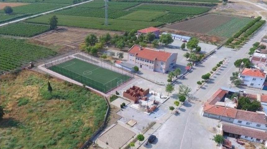 Saruhanlı&rsquo;nın Gen&ccedil; Sporcuları İ&ccedil;in Dev Yatırım