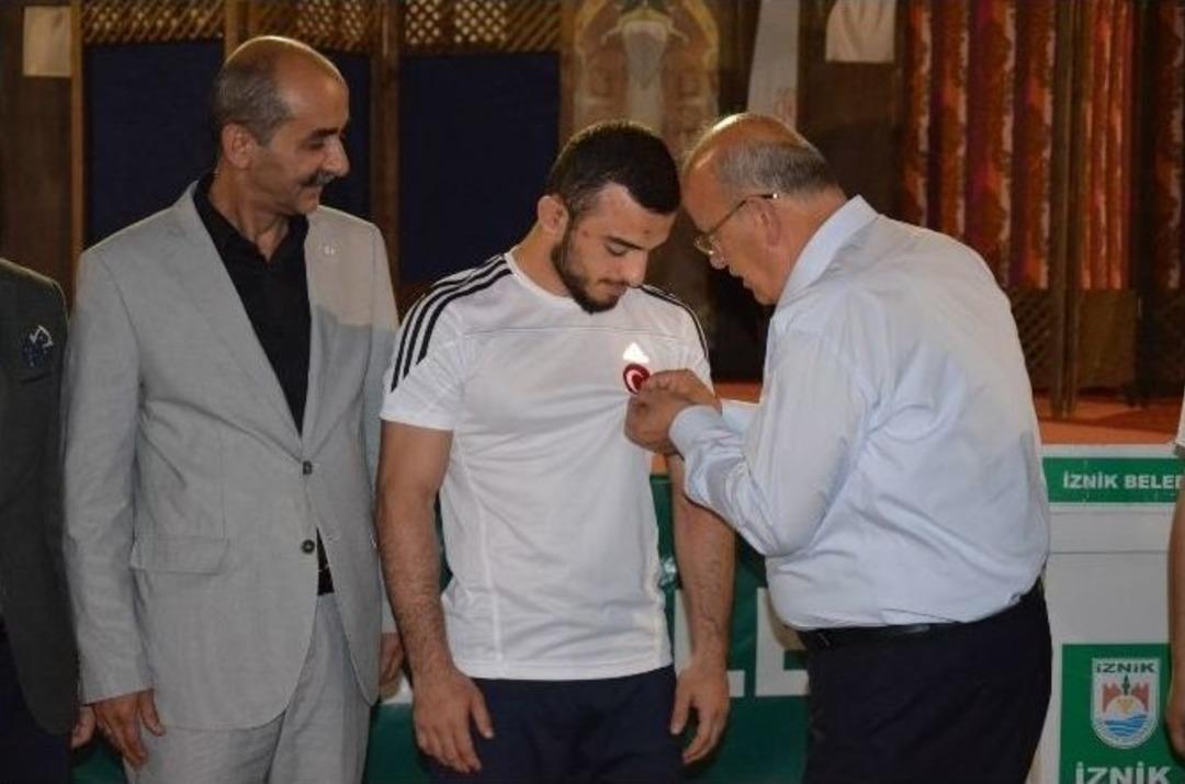 Milli G&uuml;reş&ccedil;i İznikli Enes Uslu Avrupa İkincisi Oldu