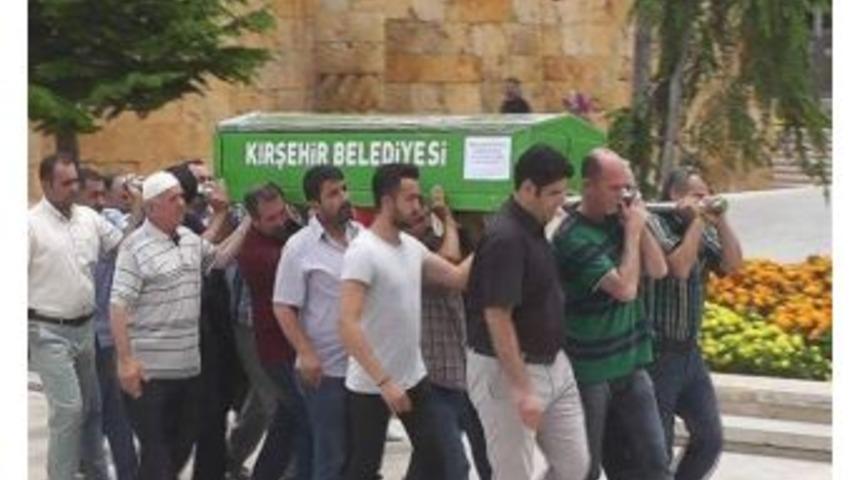 Antalya&rsquo;da Hayatını Kaybeden Bilgisayar Uzmanı Kırşehir&rsquo;de Toprağa Verildi