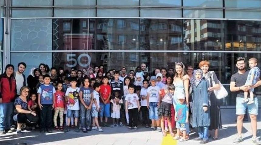 Derviş Baba İyilik Hareketi Bu Kez De Minik Kalpleri Mutlu Etti