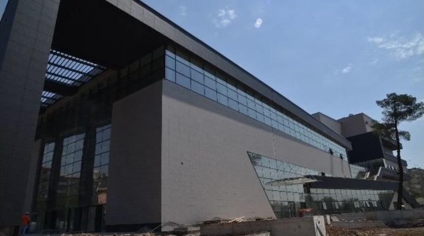 K&uuml;lt&uuml;r Kongre Merkezi &Ouml;n&uuml;m&uuml;zdeki Ay Tamamlanıyor