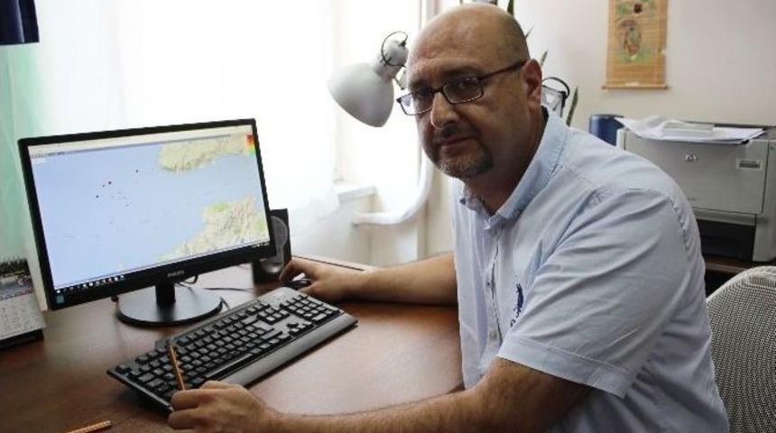 Do&ccedil;. Dr. Tolga Bekler: "&ccedil;anakkale&rsquo;deki Depremler B&uuml;y&uuml;k Depremleri Tetikleyici Değil"